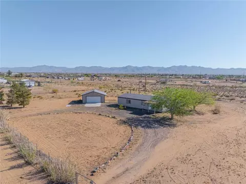 860 S Derby Cir, Golden Valley, AZ 86413