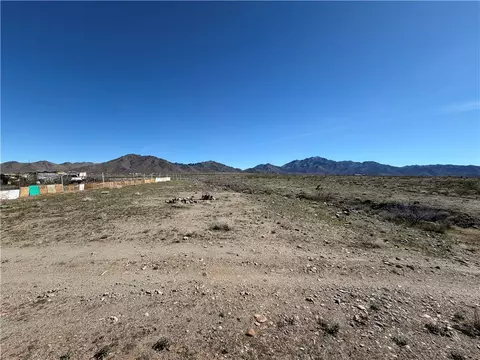 . N Hopi Dr, Dolan Springs, AZ 86441