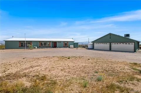 1464 S Dragoon Rd, Golden Valley, AZ 86413