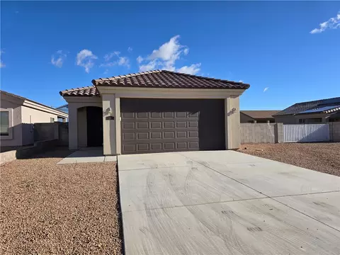 Exterior - 3331 E Rusty Spur Ave, Kingman, AZ 86409 photo 3 of 5