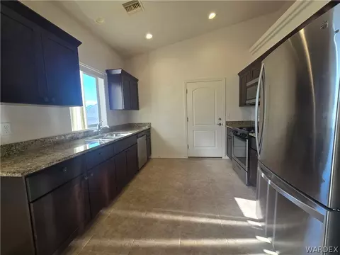 Kitchen - 3331 E Rusty Spur Ave, Kingman, AZ 86409 photo 1 of 7