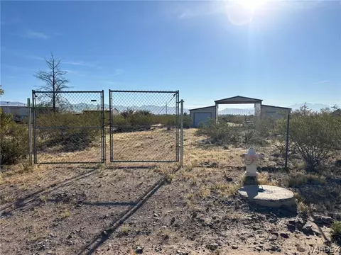3614 N Escuela Rd, Golden Valley, AZ 86413