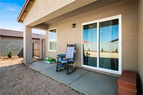Exterior - 3623 E Andrea Dr, Kingman, AZ 86409 photo 5 of 8