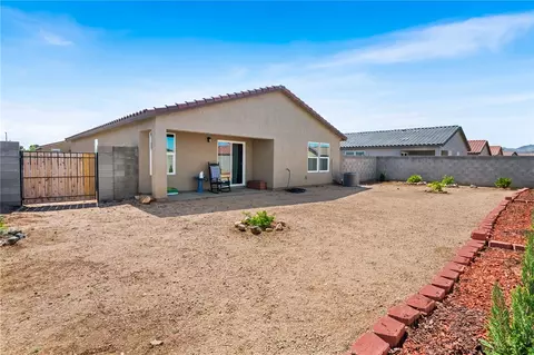 Exterior - 3623 E Andrea Dr, Kingman, AZ 86409 photo 7 of 8