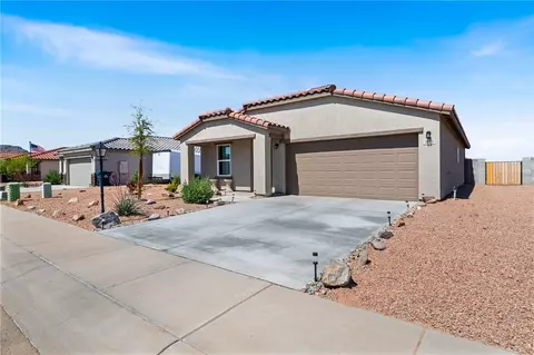 Exterior - 3623 E Andrea Dr, Kingman, AZ 86409 photo 2 of 8
