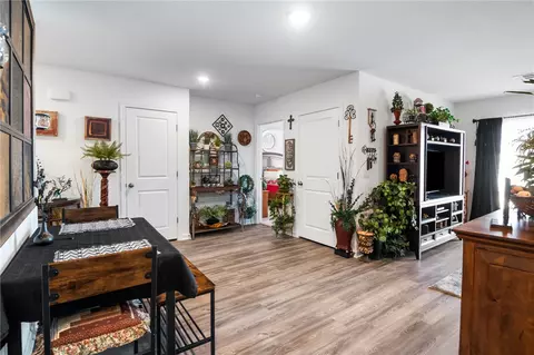 Entry Way - 3623 E Andrea Dr, Kingman, AZ 86409 photo 4 of 5