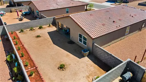 Exterior - 3623 E Andrea Dr, Kingman, AZ 86409 photo 4 of 8