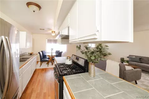 Kitchen - 3150 E Northfield Ave, Kingman, AZ 86409 photo 4 of 5