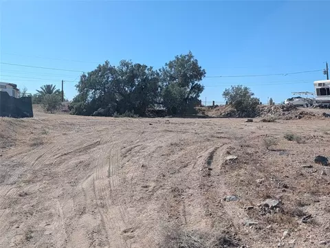 13141 Tanque Verde Dr, Topock, AZ 86436