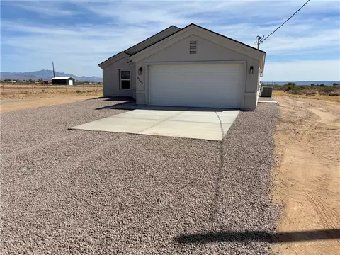 6048 W Shipp Dr, Golden Valley, AZ 86413