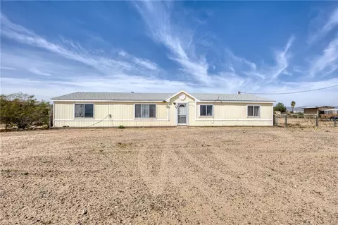 693 Horse Mesa Rd, Golden Valley, AZ 86413
