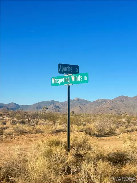 333 S S Whispering Winds Rd, Yucca, AZ 86438