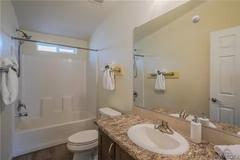 Bath - 1116 E Birch, Kingman, AZ 86409 photo 3 of 3