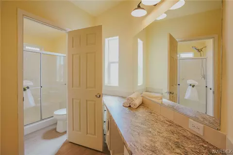 Bath - 1116 E Birch, Kingman, AZ 86409 photo 2 of 3