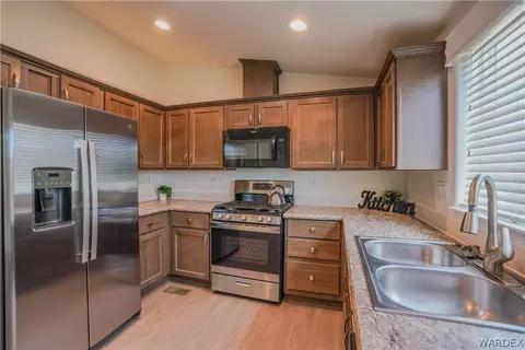Kitchen - 1116 E Birch, Kingman, AZ 86409 photo 2 of 3