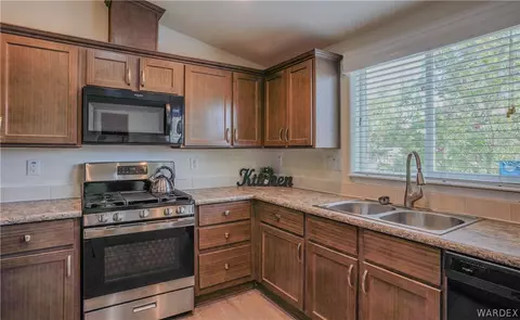 Kitchen - 1116 E Birch, Kingman, AZ 86409 photo 3 of 3