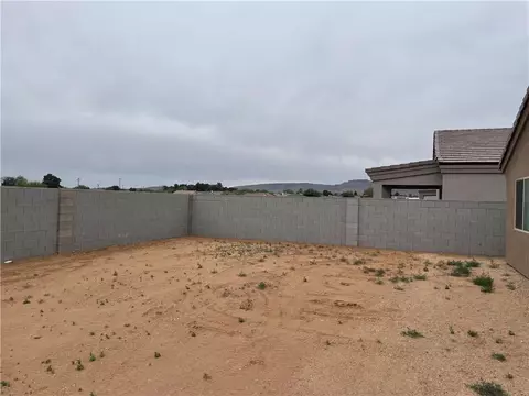 Exterior - 3396 E Cane Dr, Kingman, AZ 86409 photo 9 of 13