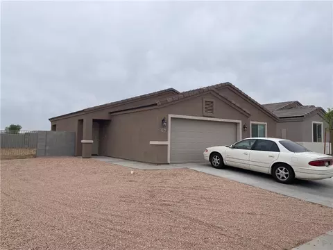 Exterior - 3396 E Cane Dr, Kingman, AZ 86409 photo 4 of 13
