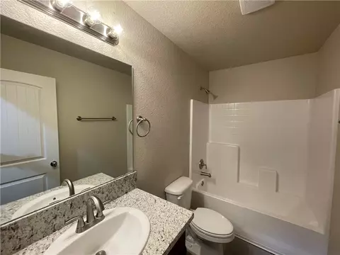 Bath - 3396 E Cane Dr, Kingman, AZ 86409 photo 5 of 6