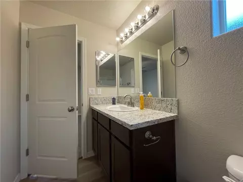 Bath - 3396 E Cane Dr, Kingman, AZ 86409 photo 4 of 6