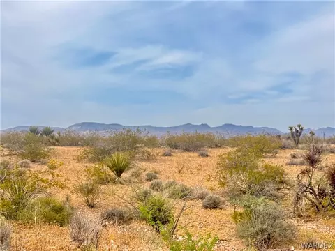 2 35 Ac Dilkon Rd, Golden Valley, AZ 86413
