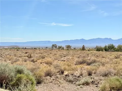 2 35 Ac Bibo Rd, Golden Valley, AZ 86413