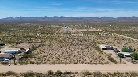 00 Laguna Rd, Golden Valley, AZ 86413