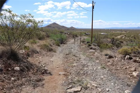 6405 N Carrizo Rd, Golden Valley, AZ 86413