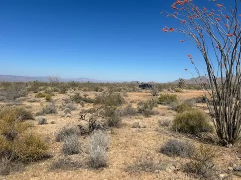 258 Apache Dr, Yucca, AZ 86438