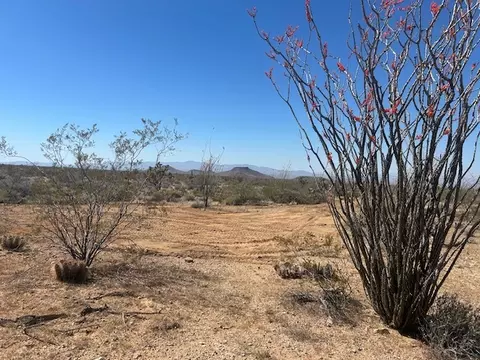 280 S Arapaho, Yucca, AZ 86438