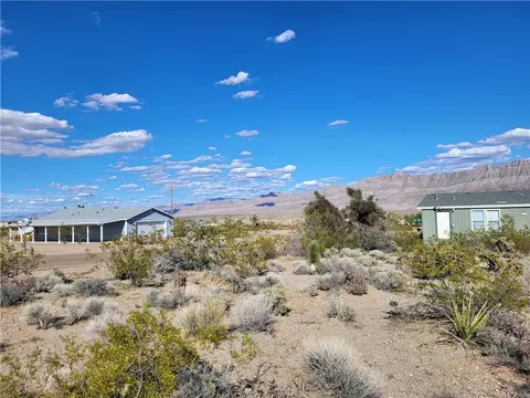 370 E Galloway Dr, Meadview, AZ 86444 photo 4
