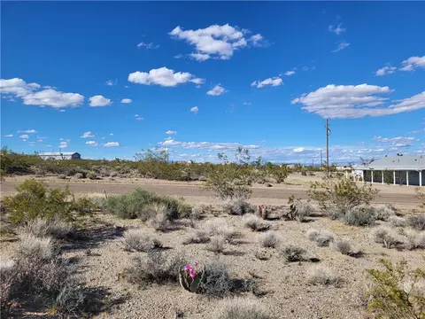370 E Galloway Dr, Meadview, AZ 86444 photo 3