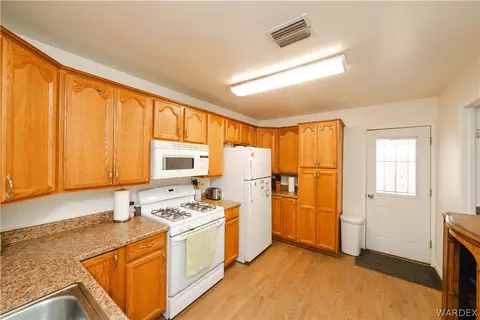 3589 E Bluebird Ln, Kingman, AZ 86409 photo 9