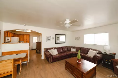 3589 E Bluebird Ln, Kingman, AZ 86409 photo 2