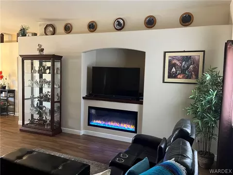 Living - 3913 Easy St, Kingman, AZ 86409 photo 3 of 3