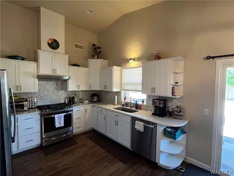 Kitchen - 3913 Easy St, Kingman, AZ 86409 photo 1 of 2