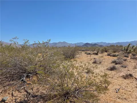 171 S 172 S Nash Rd #13/22 & 23, Yucca, AZ 86438