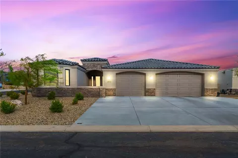 2836 Steamboat Dr, Bullhead City, AZ 86429