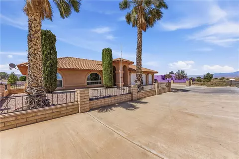 Exterior - 7830 E Oxbow Dr, Kingman, AZ 86401 photo 4 of 6