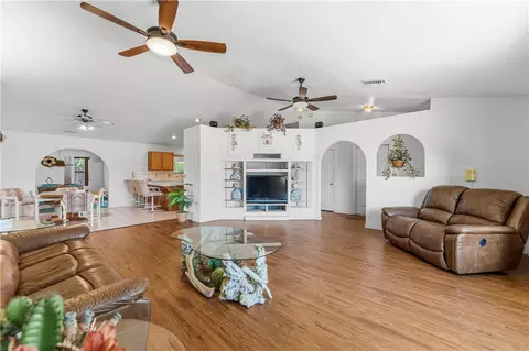Living - 7830 E Oxbow Dr, Kingman, AZ 86401 photo 3 of 3