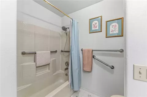 Bath - 7830 E Oxbow Dr, Kingman, AZ 86401 photo 4 of 4