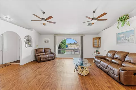 Living - 7830 E Oxbow Dr, Kingman, AZ 86401 photo 2 of 3