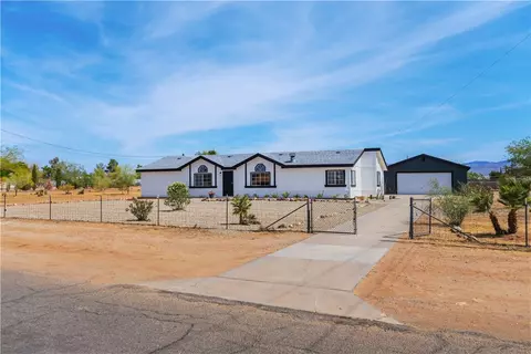 5845 W Abrigo Dr, Golden Valley, AZ 86413