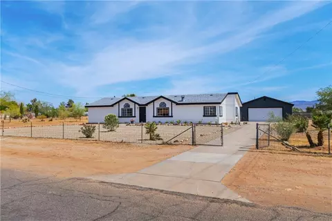 5845 W Abrigo Dr, Golden Valley, AZ 86413
