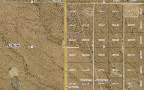 4564 S Garnet Rd, Golden Valley, AZ 86413