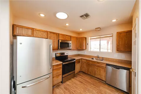 Kitchen - 7710 E Oxbow Dr, Kingman, AZ 86401 photo 1 of 3