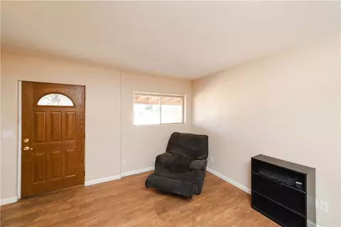 Living - 7710 E Oxbow Dr, Kingman, AZ 86401 photo 2 of 6