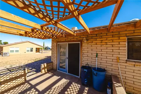 Exterior - 7710 E Oxbow Dr, Kingman, AZ 86401 photo 3 of 12
