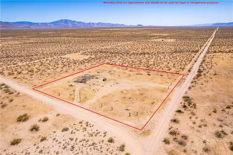 4746 Chemehuevi Dr, Golden Valley, AZ 86413