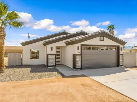 1204 Zircon Ave, Bullhead City, AZ 86442